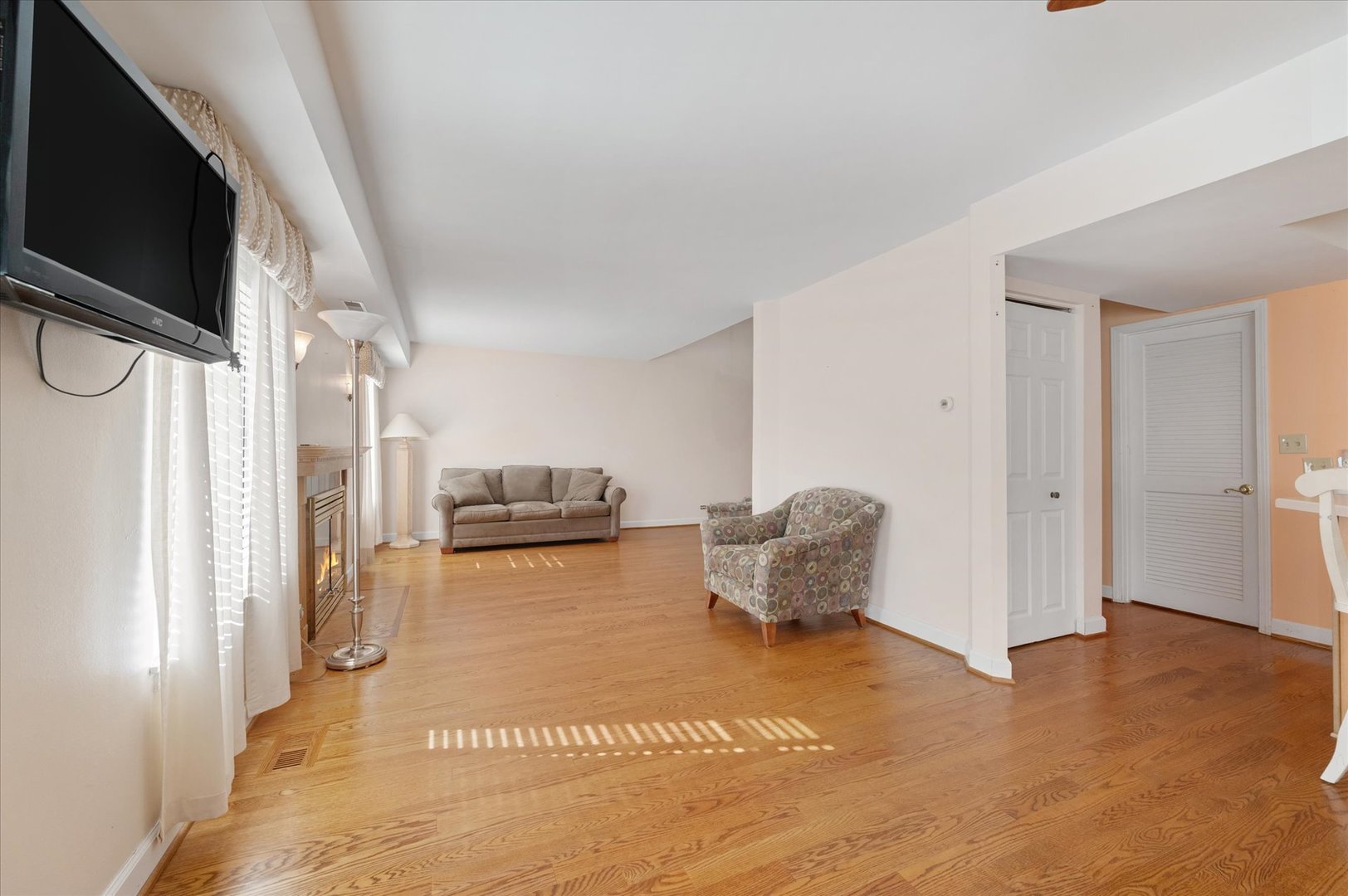 475 Sarah Court, Wood Dale, IL 60191