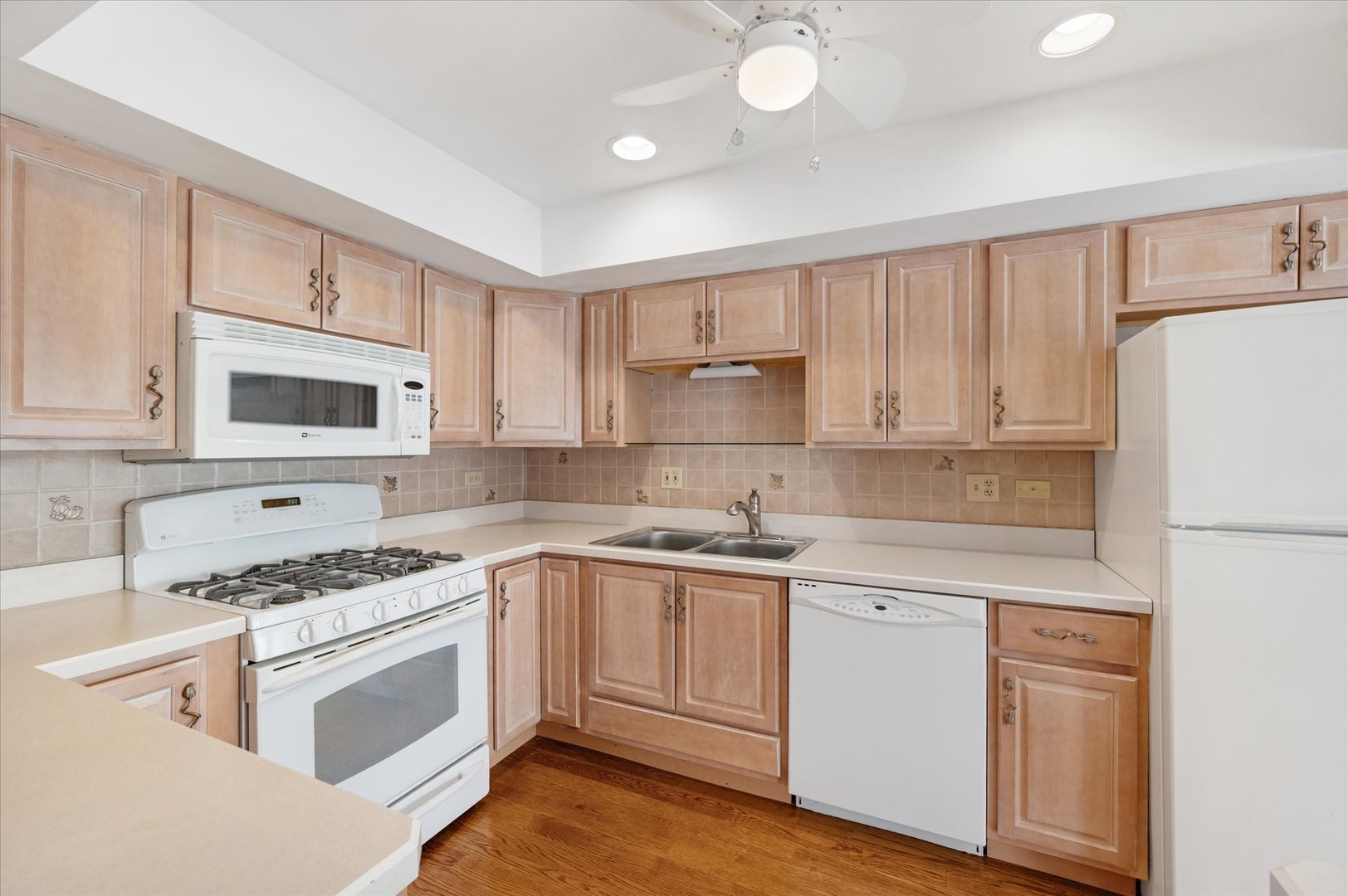 475 Sarah Court, Wood Dale, IL 60191