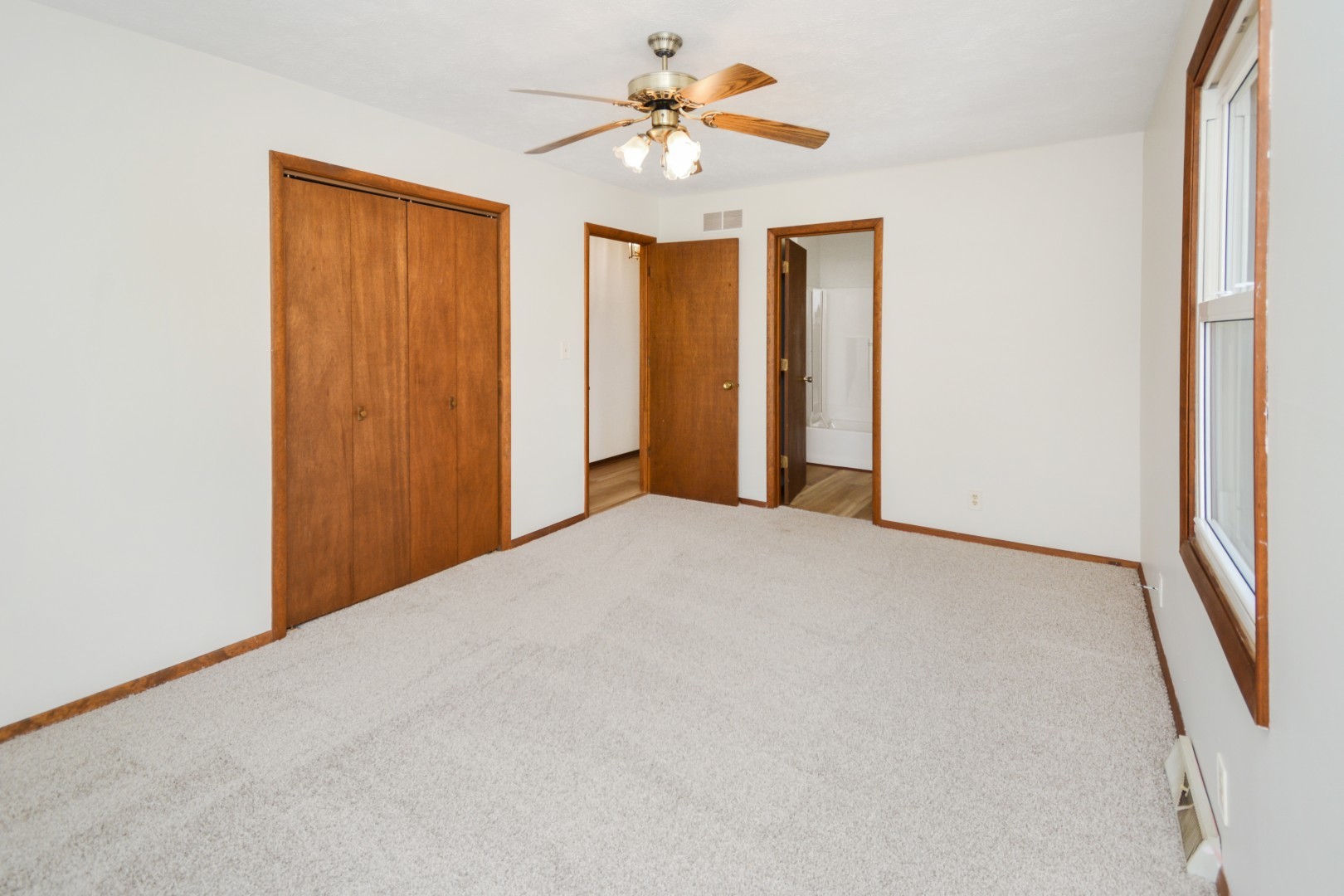 712 E Lincoln Street, Bloomington, IL 61701