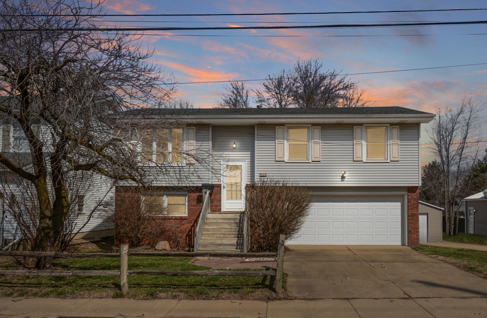 712 E Lincoln Street, Bloomington, IL 61701