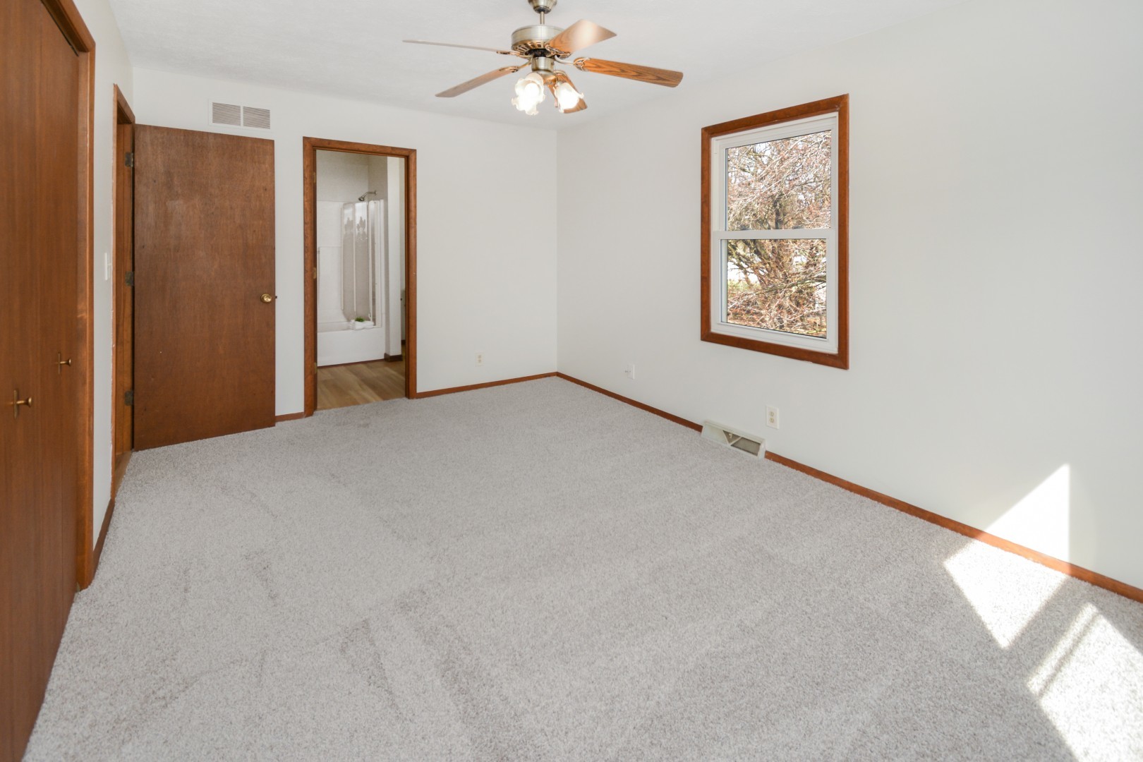 712 E Lincoln Street, Bloomington, IL 61701