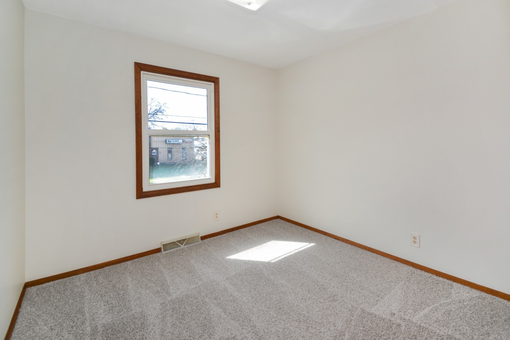 712 E Lincoln Street, Bloomington, IL 61701