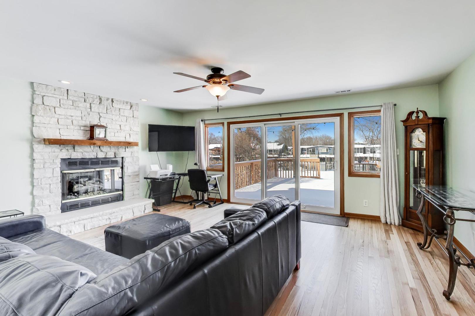 37464 N TERRACE Lane, Spring Grove, IL 60081