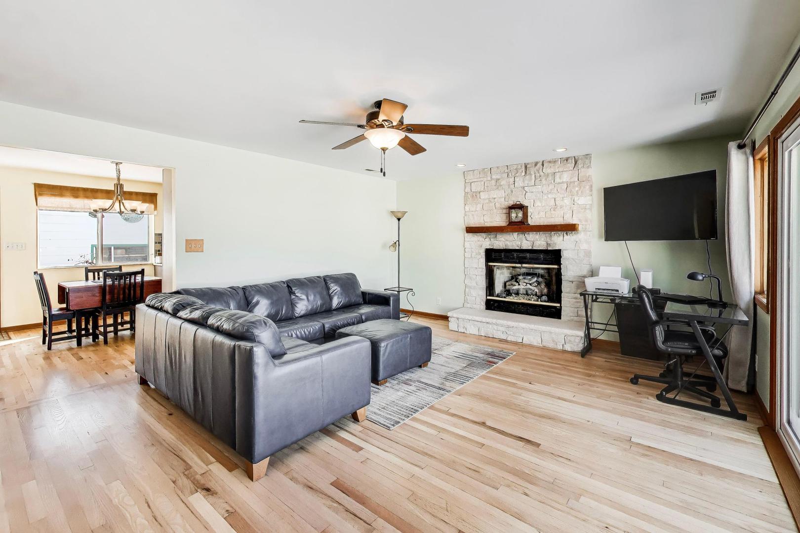 37464 N TERRACE Lane, Spring Grove, IL 60081