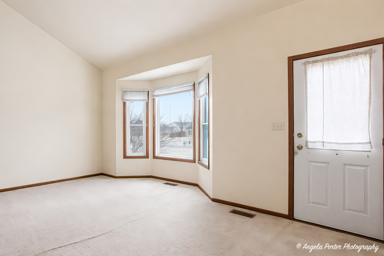 4704 Hartland Trail, McHenry, IL 60050