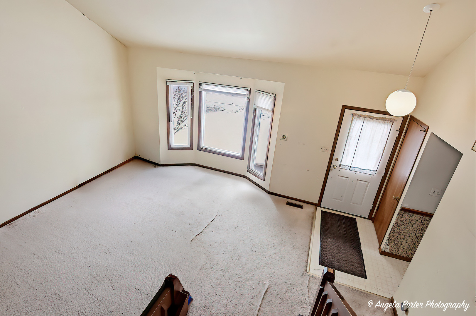 4704 Hartland Trail, McHenry, IL 60050