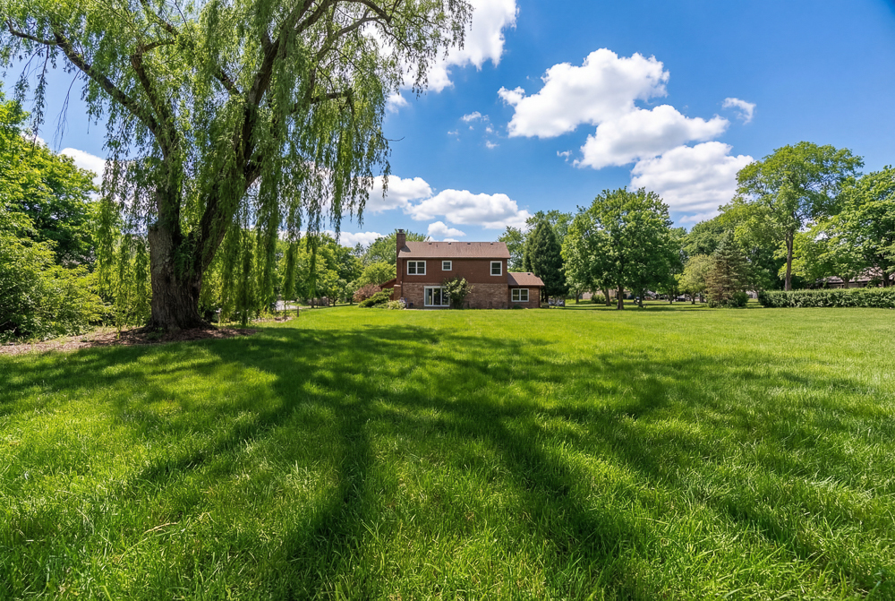 1602 Brittany Lane, Long Grove, IL 60047