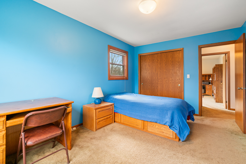 1602 Brittany Lane, Long Grove, IL 60047