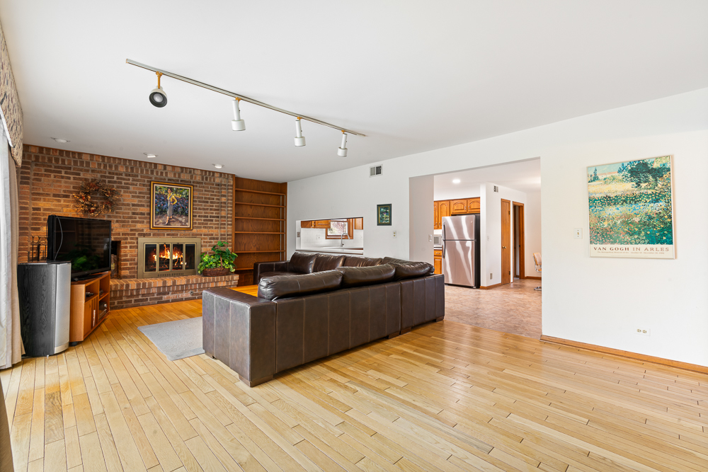 1602 Brittany Lane, Long Grove, IL 60047