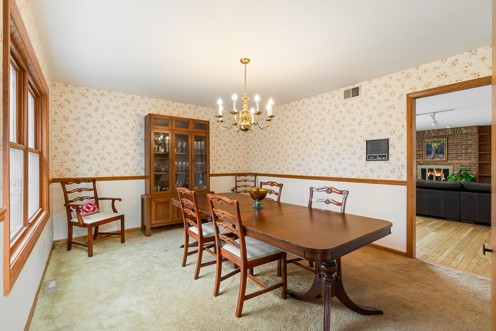 1602 Brittany Lane, Long Grove, IL 60047