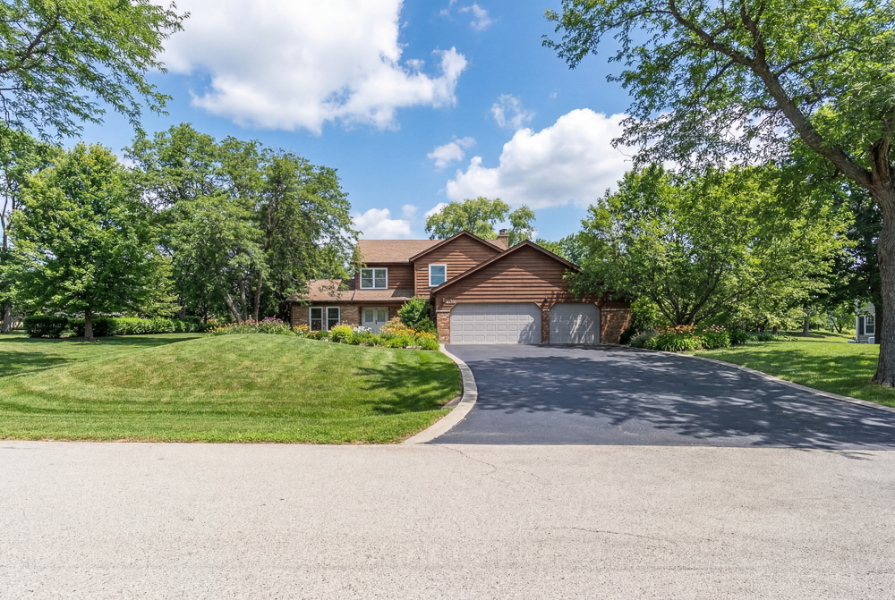 1602 Brittany Lane, Long Grove, IL 60047