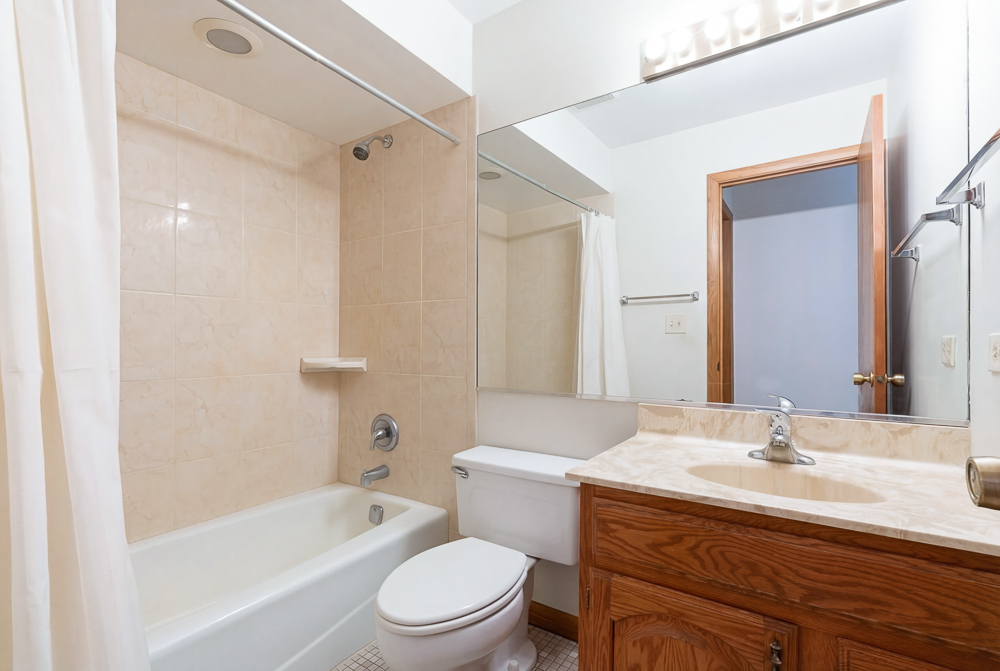 1602 Brittany Lane, Long Grove, IL 60047