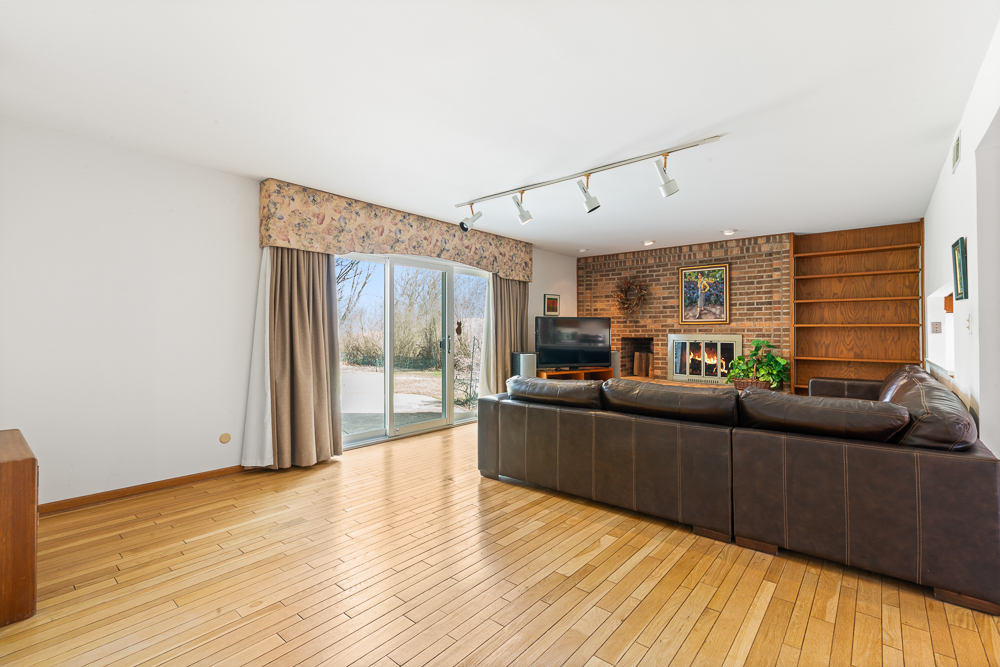 1602 Brittany Lane, Long Grove, IL 60047