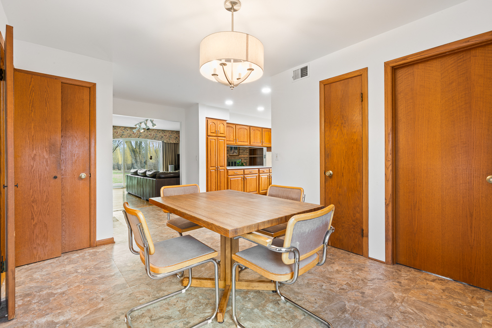 1602 Brittany Lane, Long Grove, IL 60047