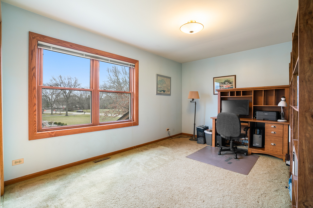 1602 Brittany Lane, Long Grove, IL 60047