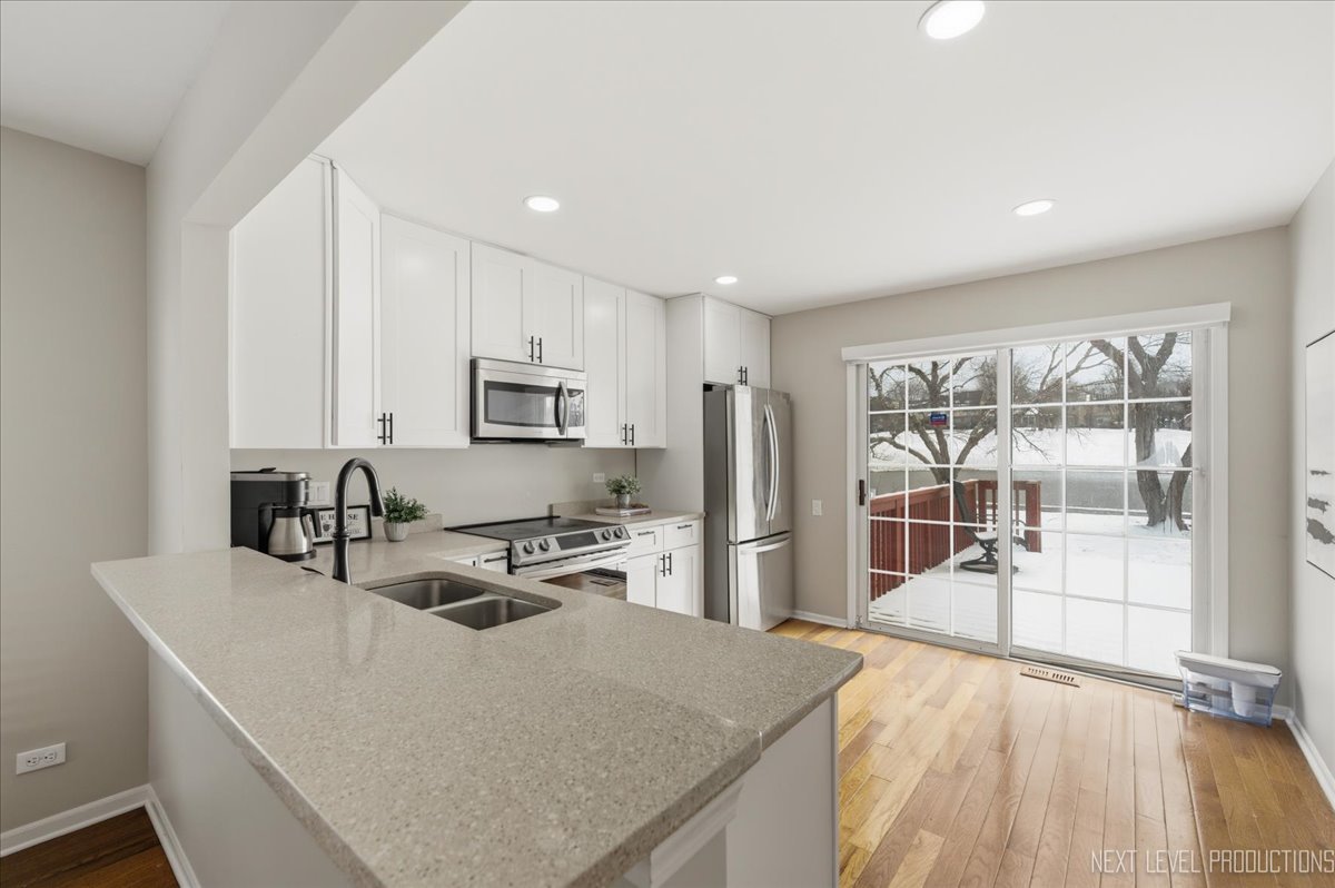 1710 Coach Drive, Naperville, IL 60565