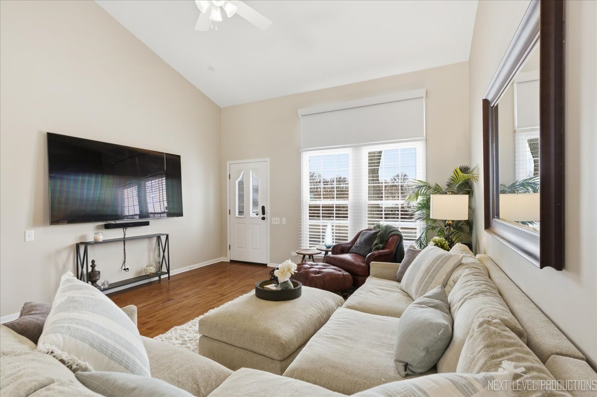 1710 Coach Drive, Naperville, IL 60565