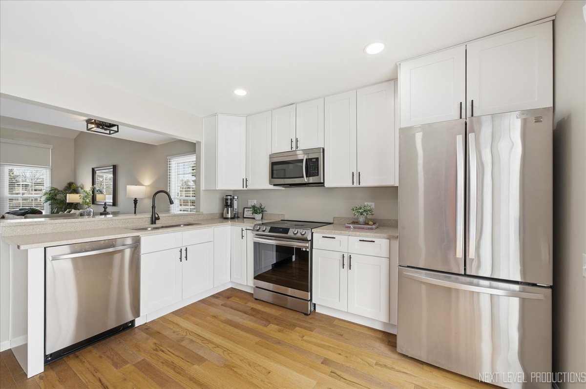 1710 Coach Drive, Naperville, IL 60565