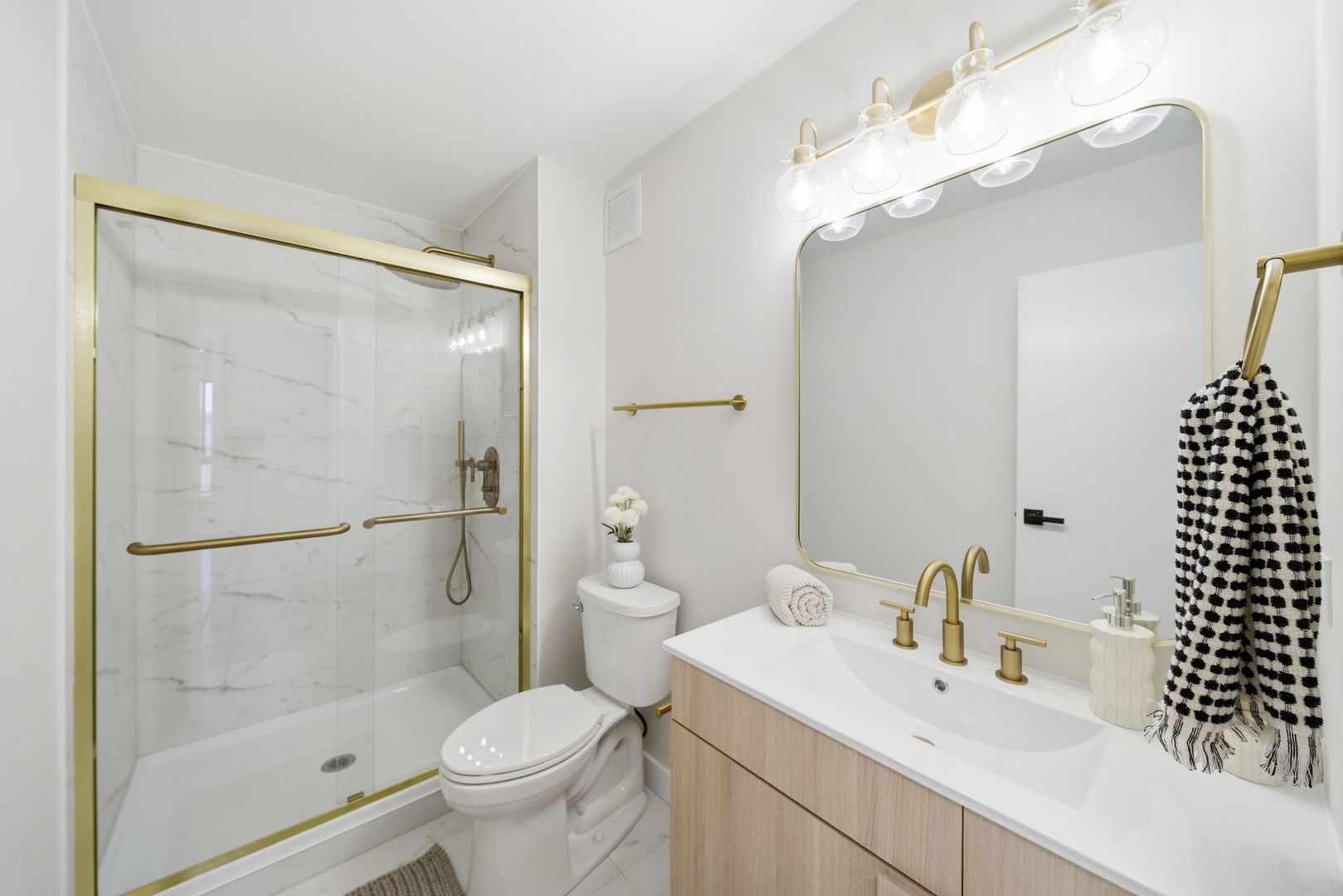 3700 Capri Court #308, Glenview, IL 60025