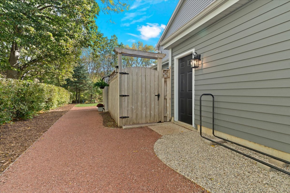 1055 Autumn Drive, Antioch, IL 60002