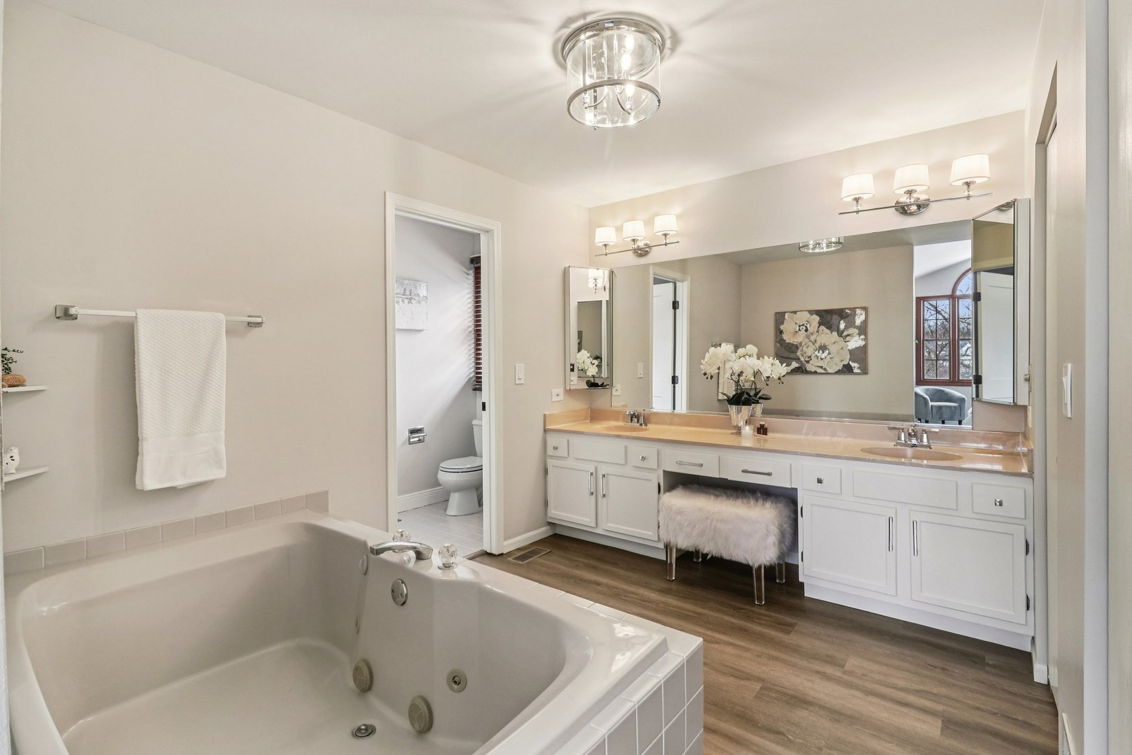 1055 Autumn Drive, Antioch, IL 60002