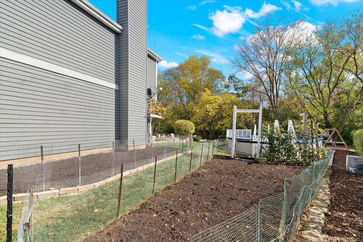 1055 Autumn Drive, Antioch, IL 60002