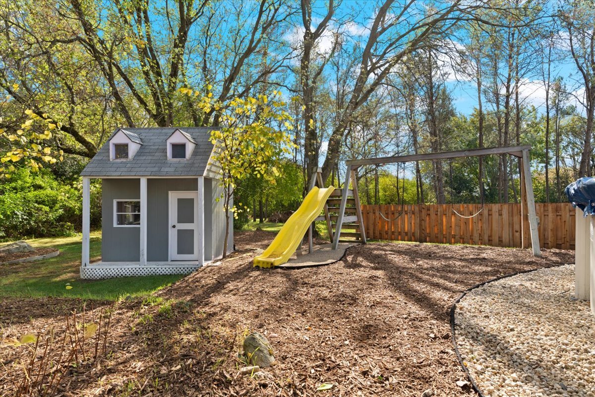 1055 Autumn Drive, Antioch, IL 60002