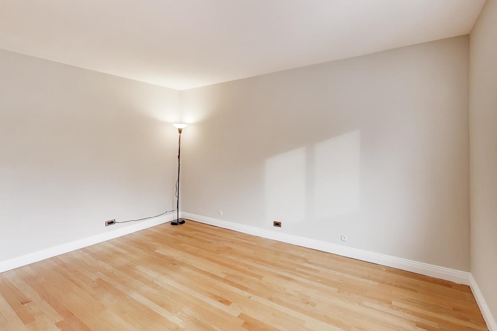 9420 Bay Colony Drive #2E, Des Plaines, IL 60016