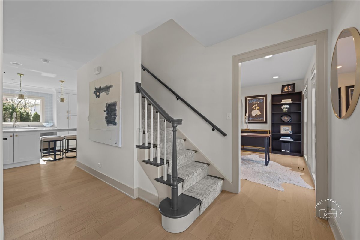 826 S Charles Avenue, Naperville, IL 60540