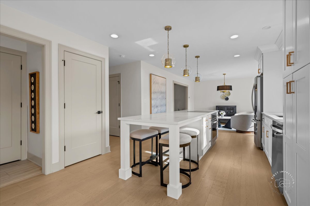 826 S Charles Avenue, Naperville, IL 60540