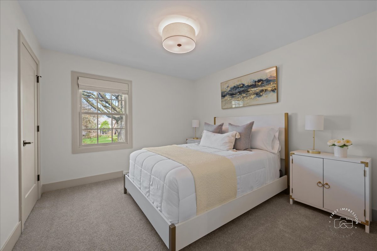 826 S Charles Avenue, Naperville, IL 60540