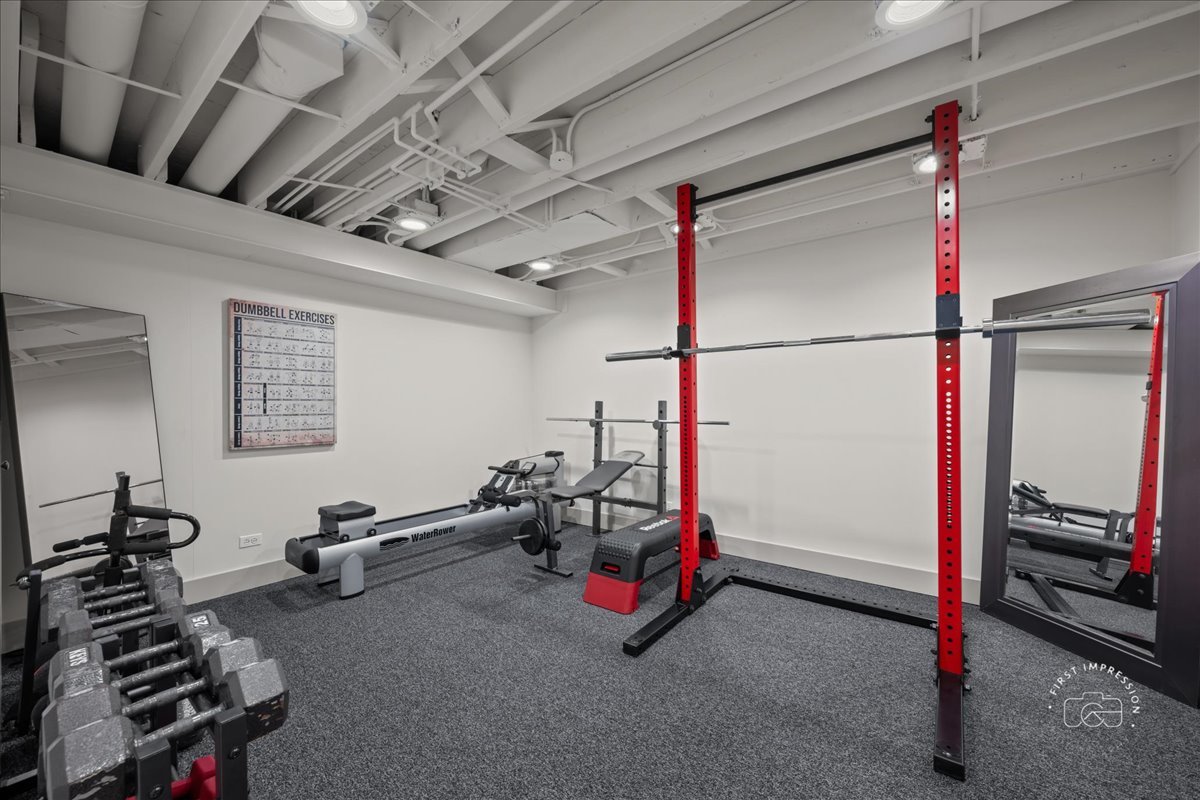 826 S Charles Avenue, Naperville, IL 60540