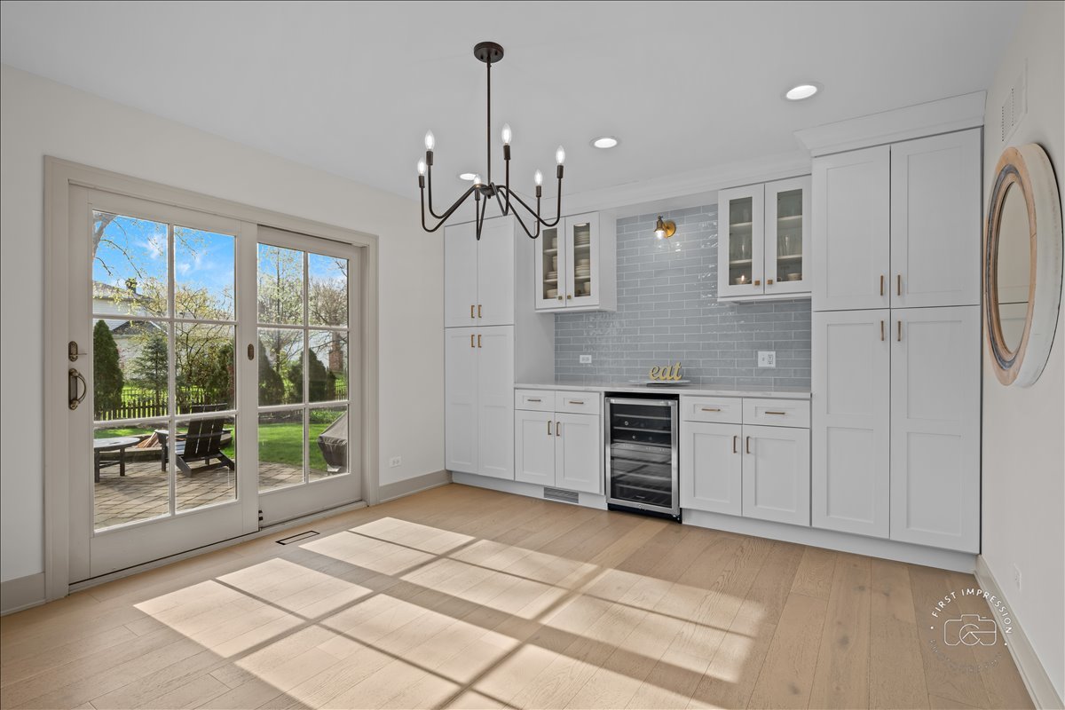 826 S Charles Avenue, Naperville, IL 60540