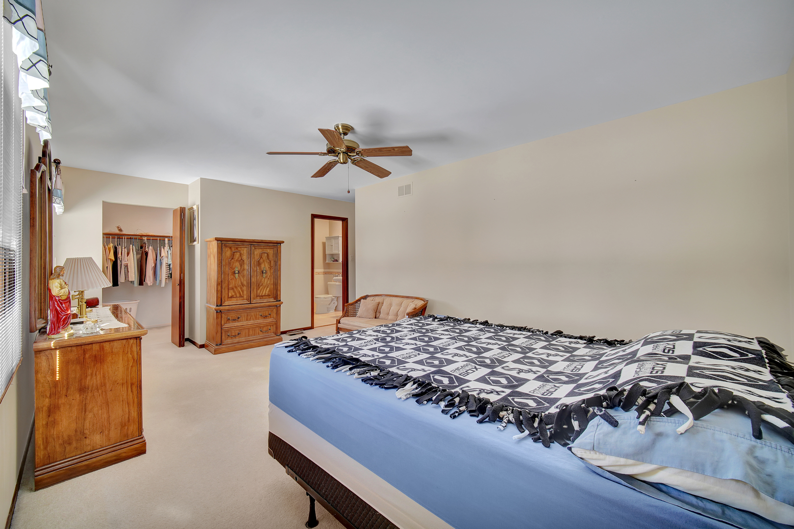 900 Saint Andrews Way, Frankfort, IL 60423