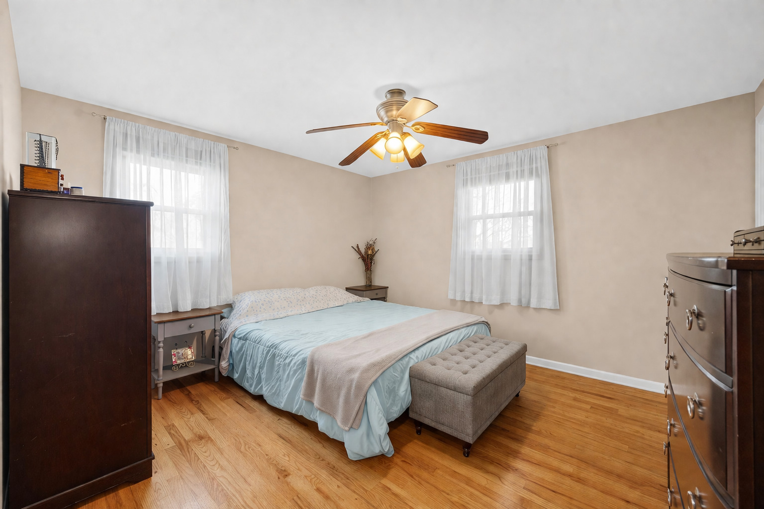1321 Hampton Lane, Schaumburg, IL 60193