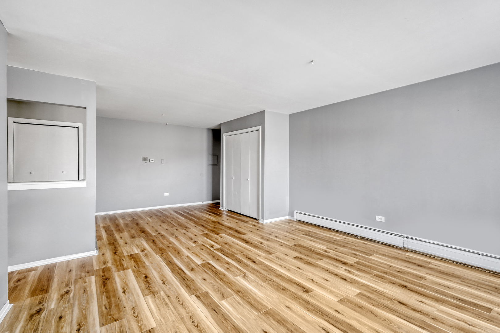 147 W Elk Trail #345, Carol Stream, IL 60188