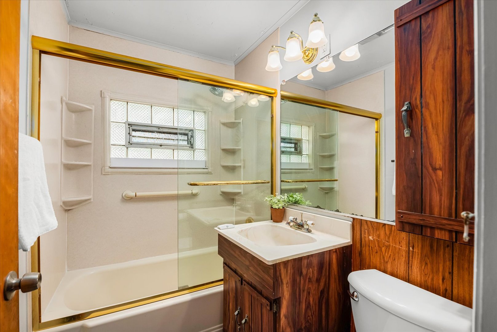 9546 Washington Avenue, Brookfield, IL 60513