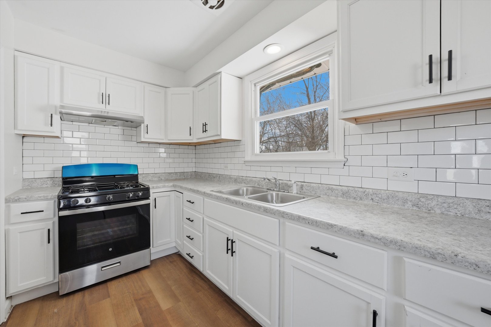 16608 Sawyer Avenue, Markham, IL 60428