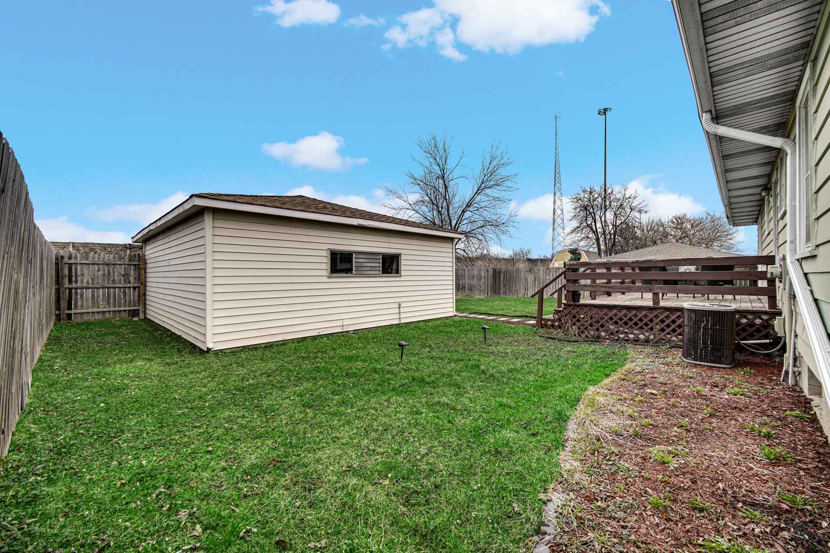 17509 Maple Avenue, Lansing, IL 60438