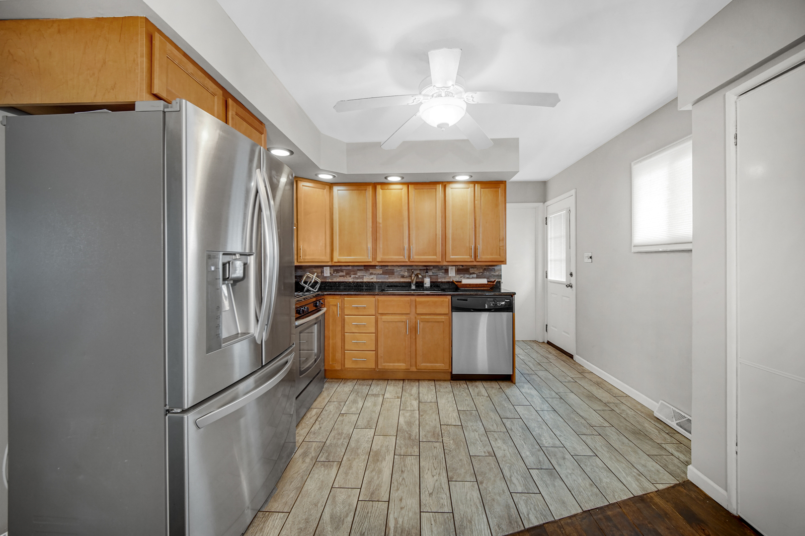 17509 Maple Avenue, Lansing, IL 60438