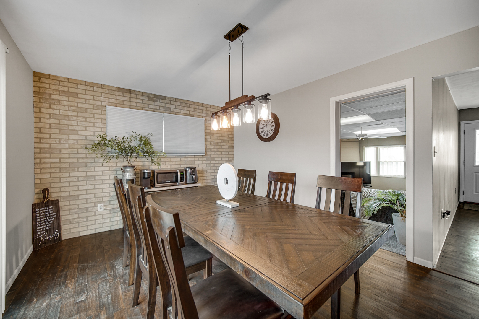 17509 Maple Avenue, Lansing, IL 60438