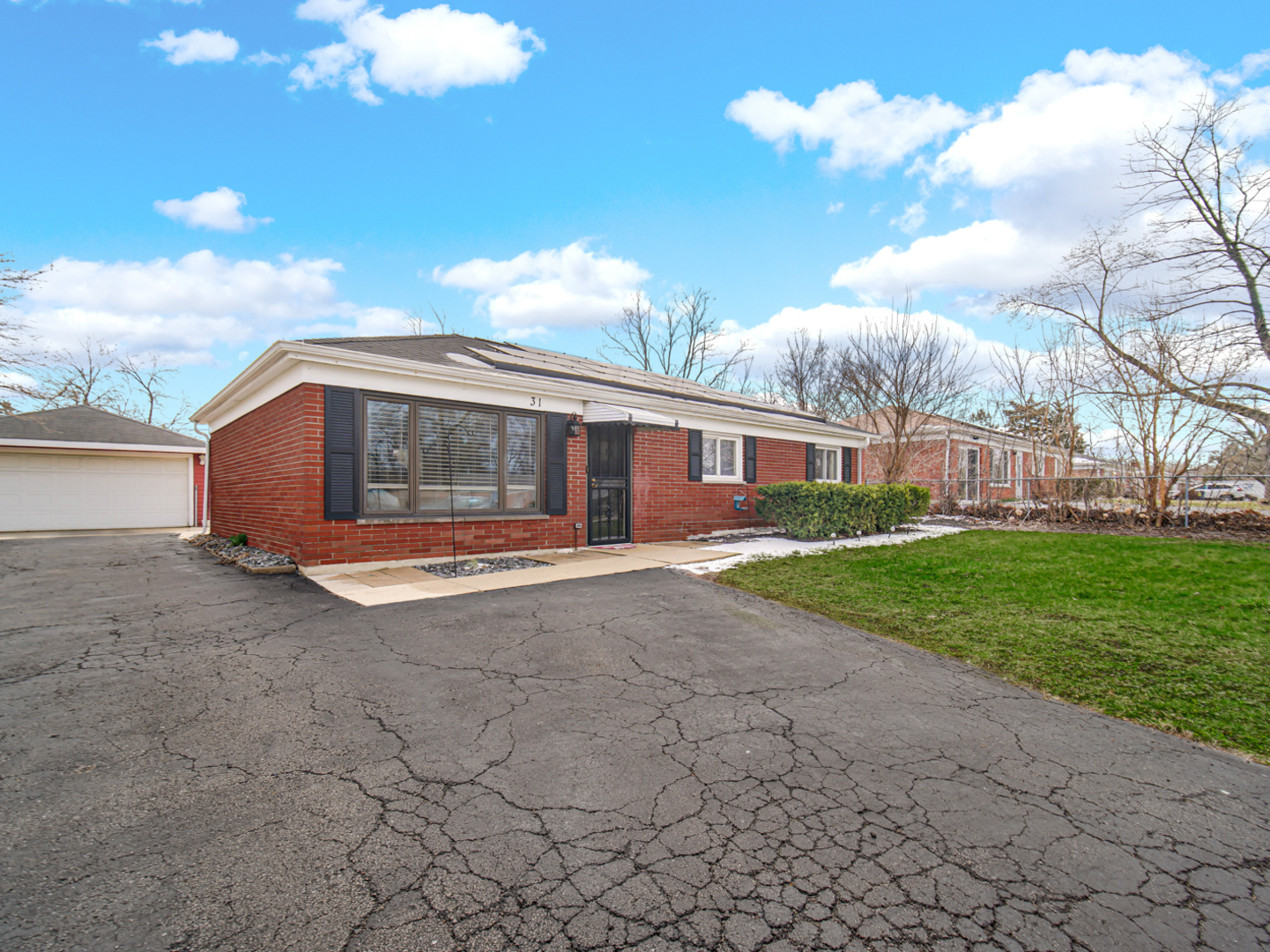 31 E 14th Place, Lombard, IL 60148