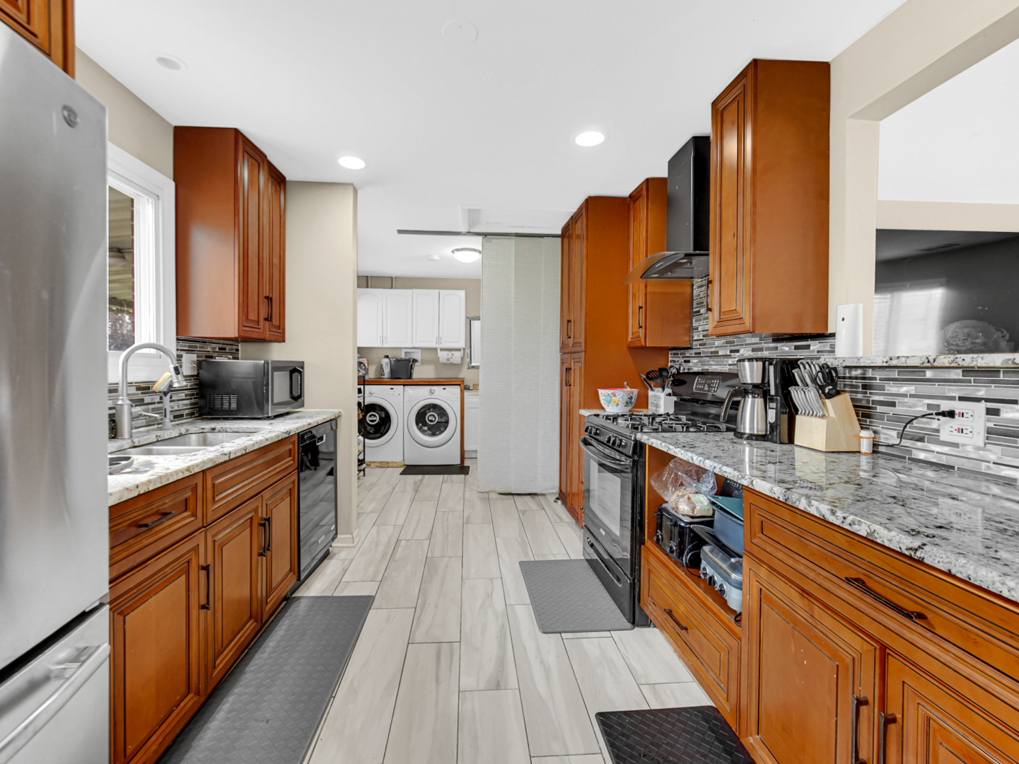 31 E 14th Place, Lombard, IL 60148