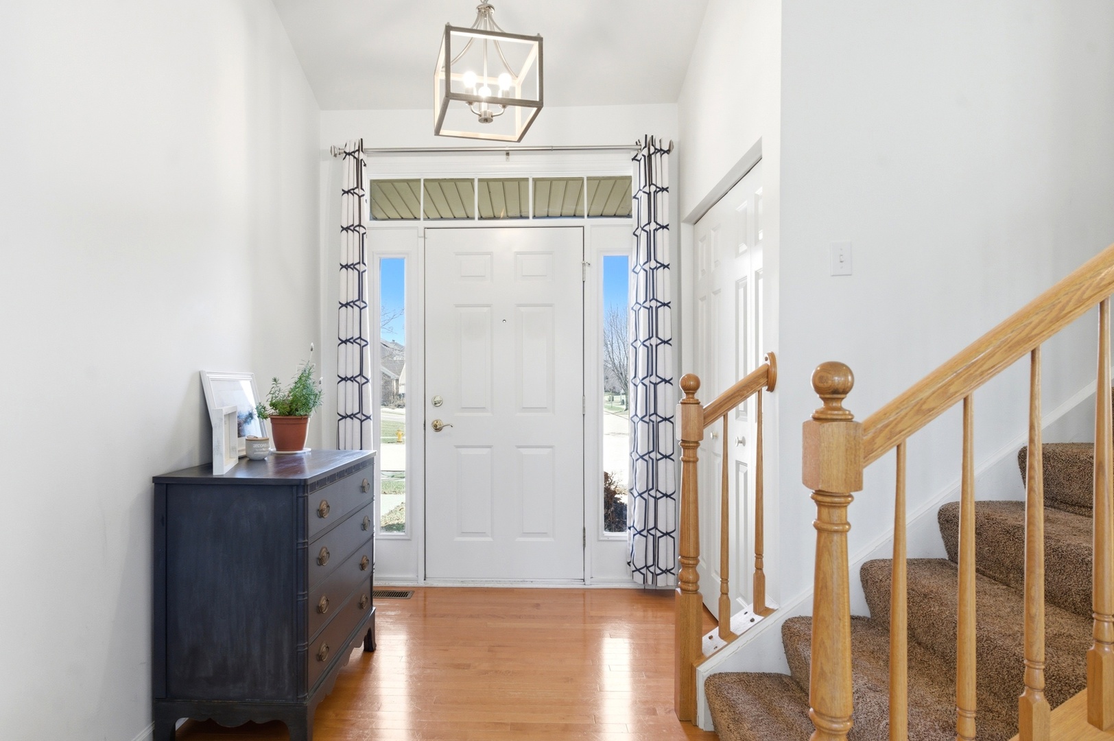 311 Edgewood Drive, Minooka, IL 60447