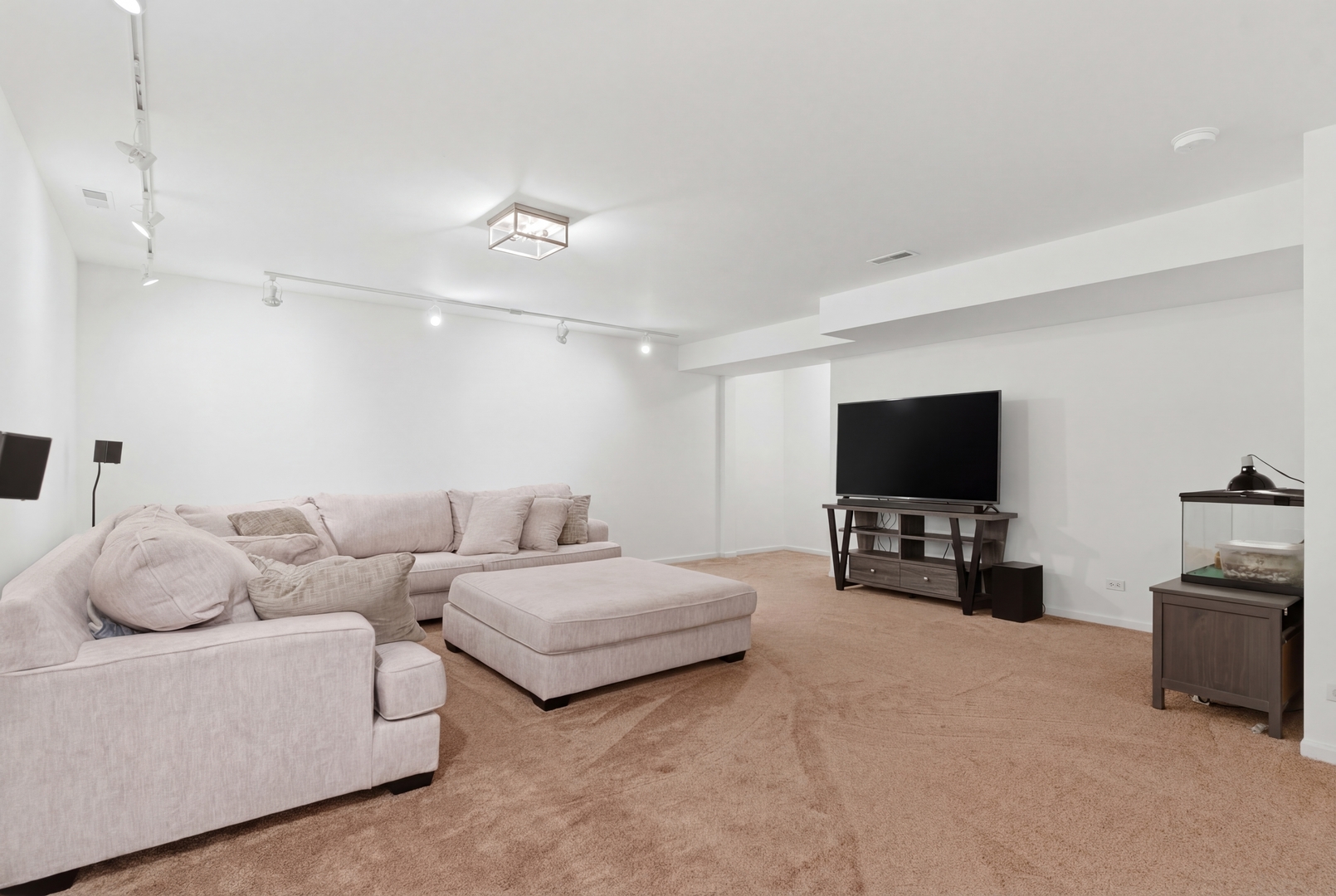 311 Edgewood Drive, Minooka, IL 60447