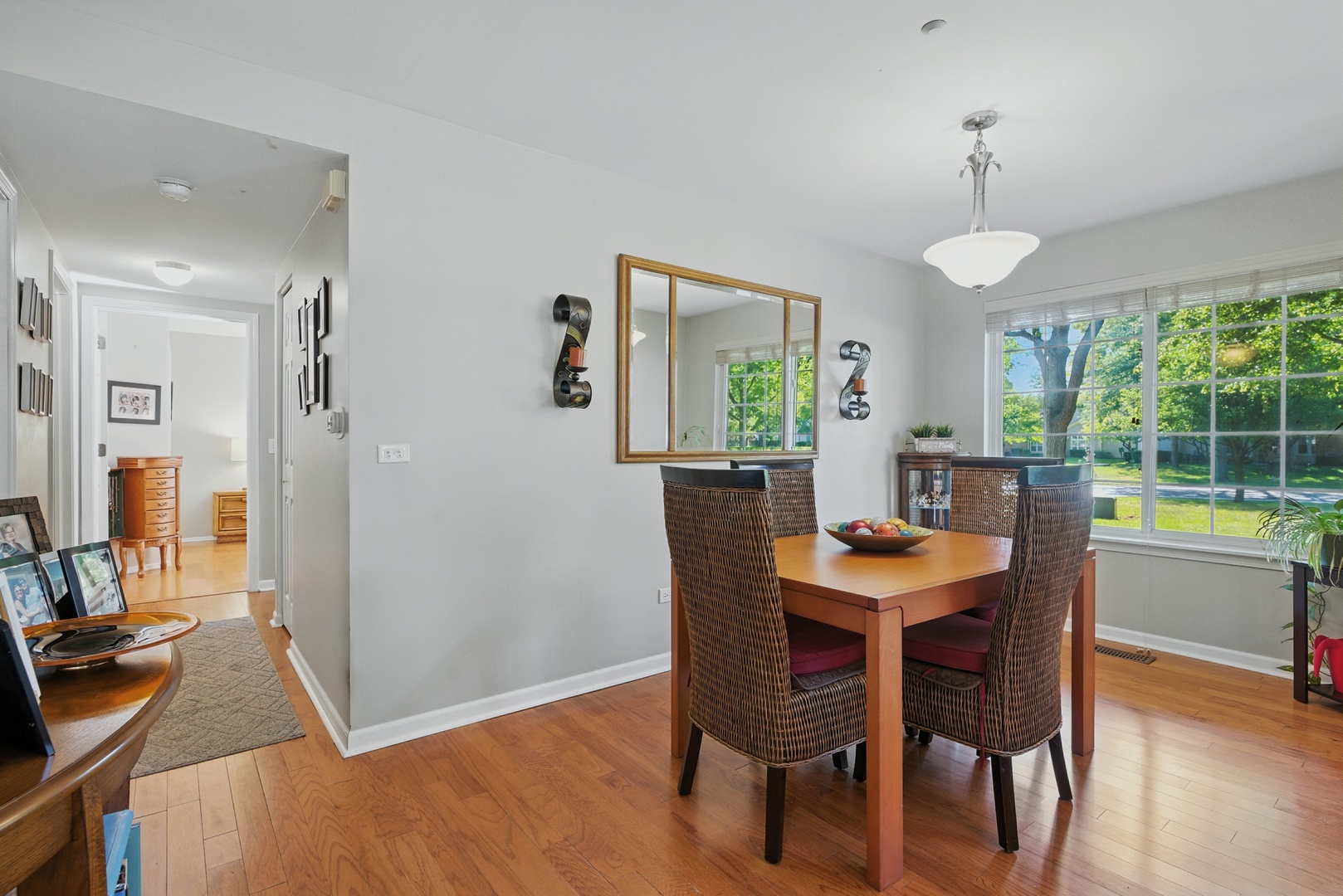 401 Cromwell Circle #4, Bartlett, IL 60103