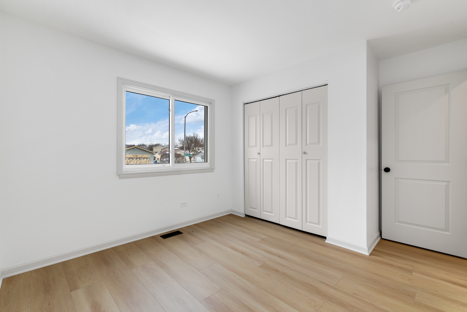 1006 Foxworth Boulevard, Lombard, IL 60148