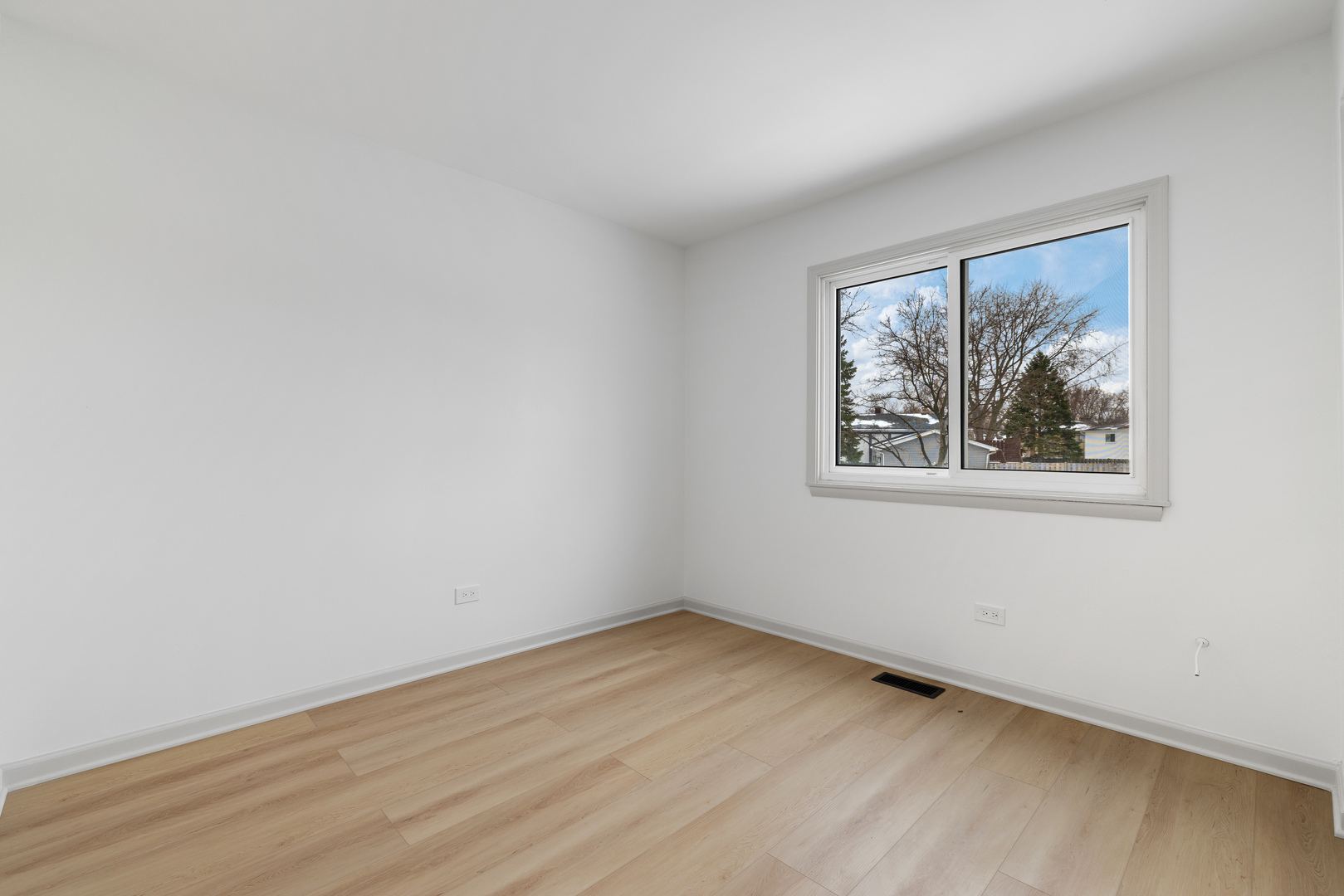 1006 Foxworth Boulevard, Lombard, IL 60148