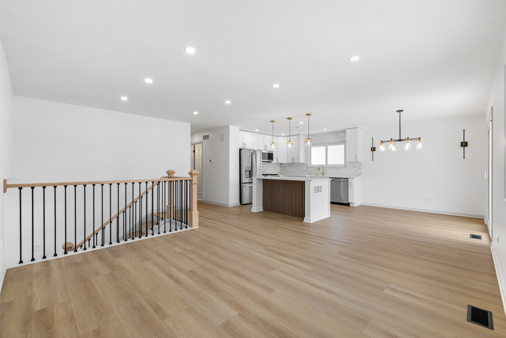 1006 Foxworth Boulevard, Lombard, IL 60148