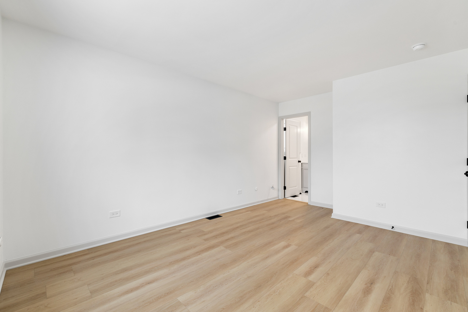 1006 Foxworth Boulevard, Lombard, IL 60148